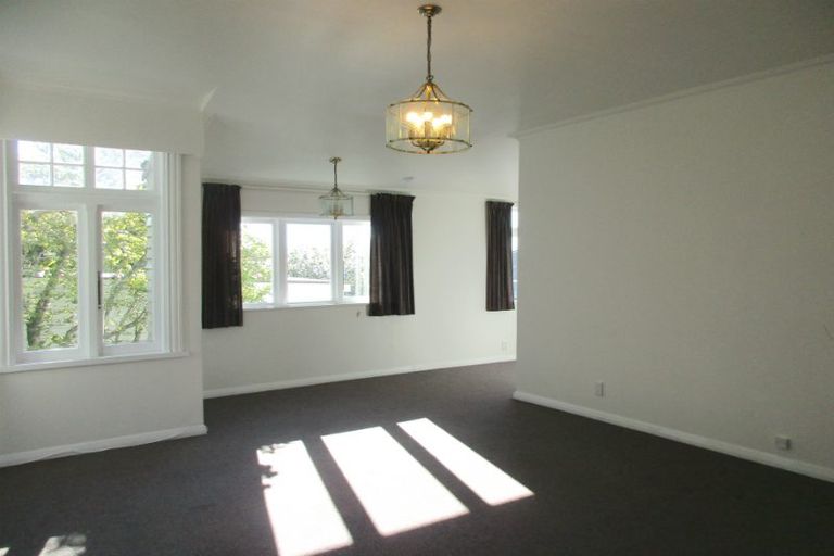 Photo of property in 43 Central Terrace, Kelburn, Wellington, 6012