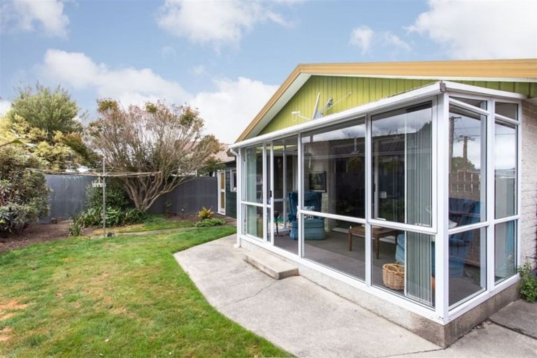 Photo of property in 2/17 Cotswold Avenue, Bishopdale, Christchurch, 8053