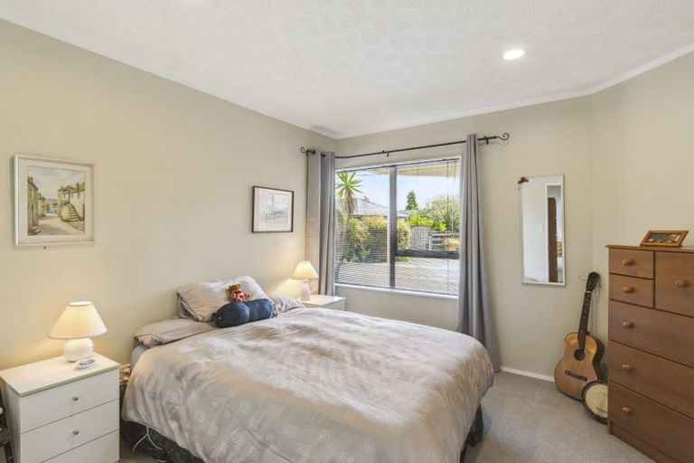 Photo of property in 13 Runanga Grove, Waikanae, 5036