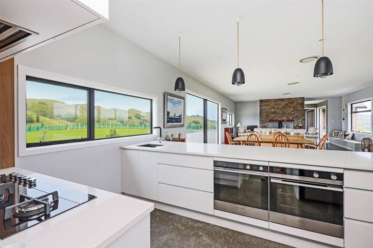 Photo of property in 89 Matarua Rise, Waimarama, Havelock North, 4294