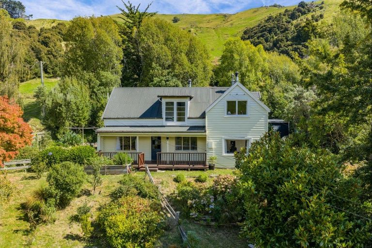 Photo of property in 8 Shadbolts Road, Pigeon Bay, Akaroa, 7583