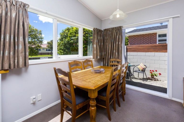 Photo of property in 17 Kiwi Street, Heretaunga, Upper Hutt, 5018