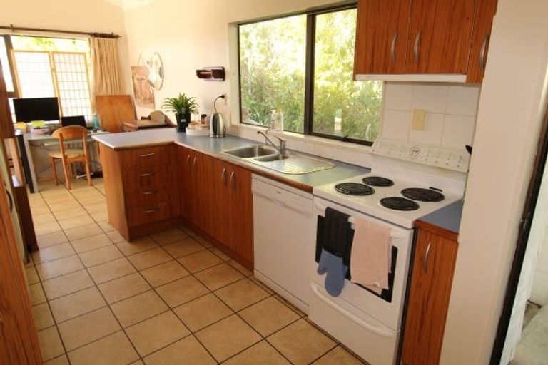 Photo of property in 35 Gledstane Road, Stanmore Bay, Whangaparaoa, 0932