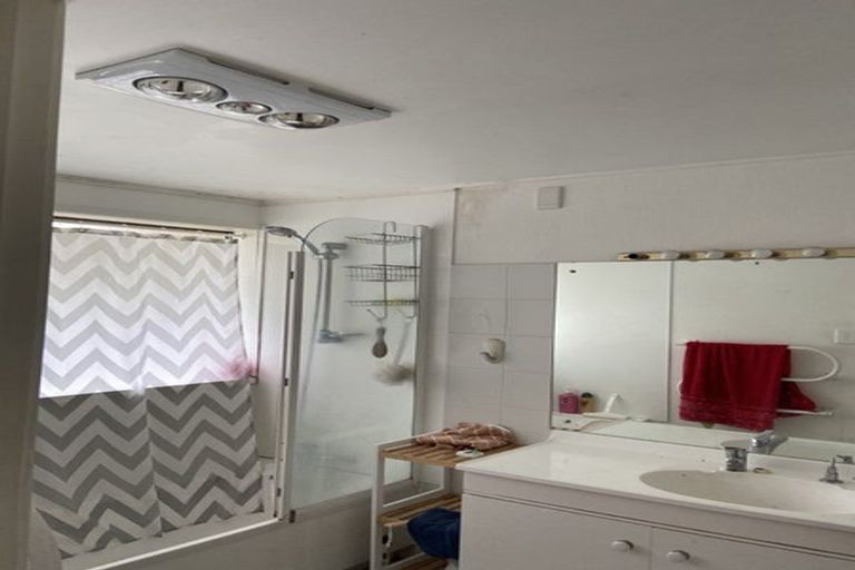 Photo of property in 22 Hedge Row, Sunnyhills, Auckland, 2010