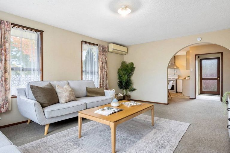 Photo of property in 1/78 Solomon Avenue, Redwood, Christchurch, 8051