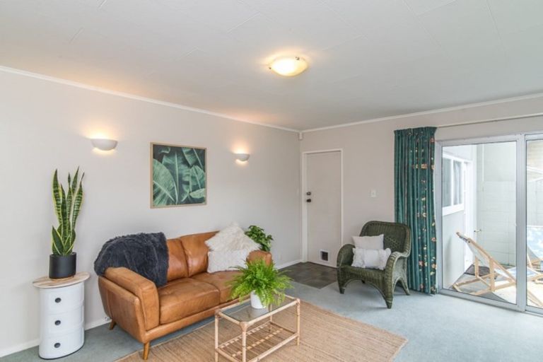 Photo of property in 12 Leybourne Avenue, Waikanae, 5036