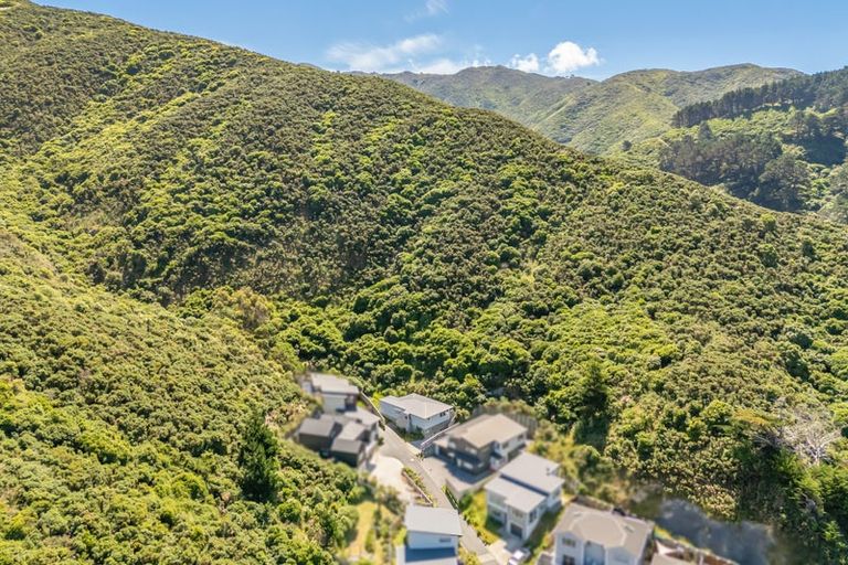 Photo of property in 26 Rarangi Way, Owhiro Bay, Wellington, 6023