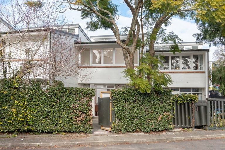 Photo of property in 2/55a Hepburn Street, Freemans Bay, Auckland, 1011