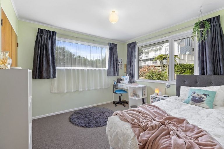 Photo of property in 4 Laidlaw Way, Karori, Wellington, 6012