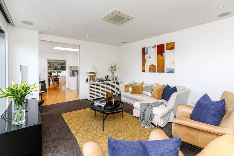 Photo of property in 118 Pendarves Street, New Plymouth, 4312