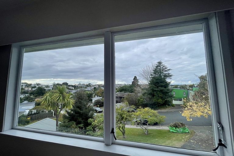 Photo of property in 70 Mountbatten Avenue, Hillcrest, Auckland, 0627