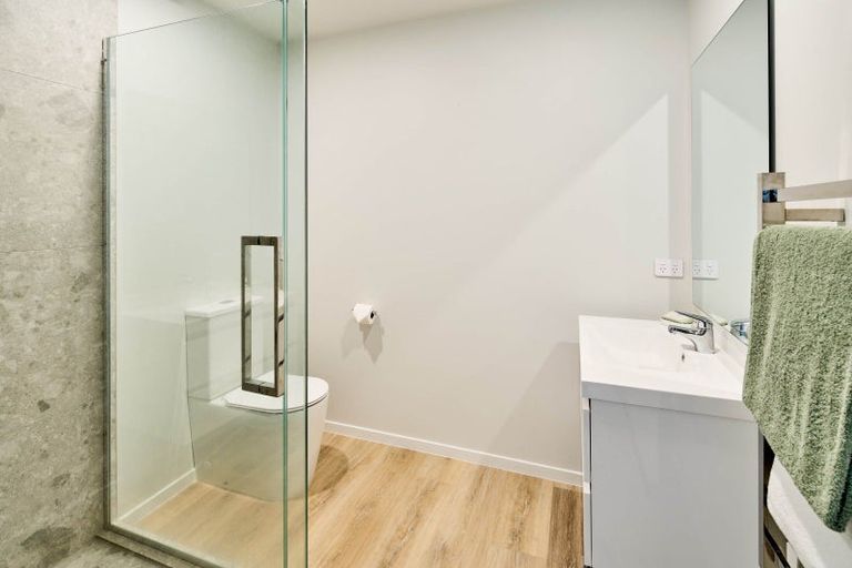 Photo of property in 2/90 Knights Road, Hutt Central, Lower Hutt, 5010