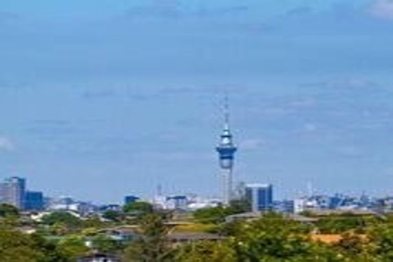 Photo of property in 11a Marlborough Avenue, Glenfield, Auckland, 0629