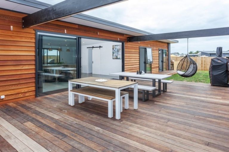 Photo of property in 31 Longreach Drive, Cooks Beach, Whitianga, 3591