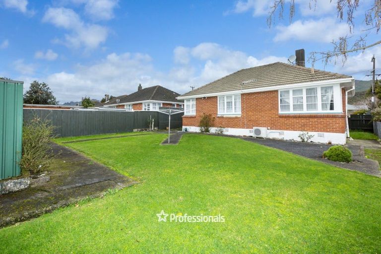 Photo of property in 73 Naenae Road, Naenae, Lower Hutt, 5011