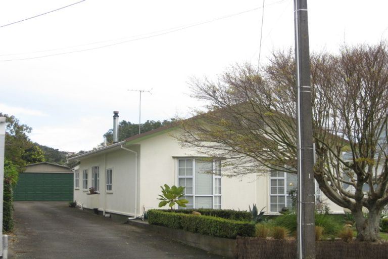 Photo of property in 14 Peace Avenue, Moturoa, New Plymouth, 4310