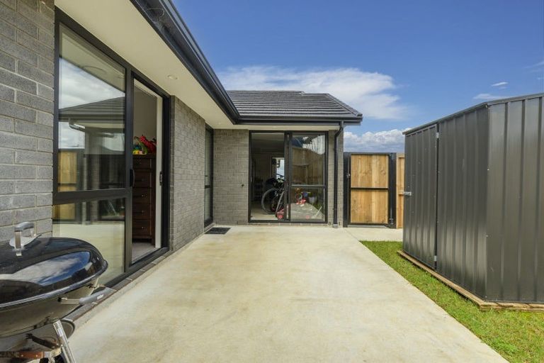 Photo of property in 11 Oyster Place, Omokoroa, 3114