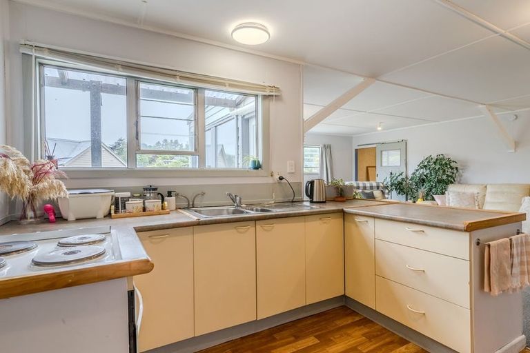 Photo of property in 10 Beach Street, Waikouaiti, 9510