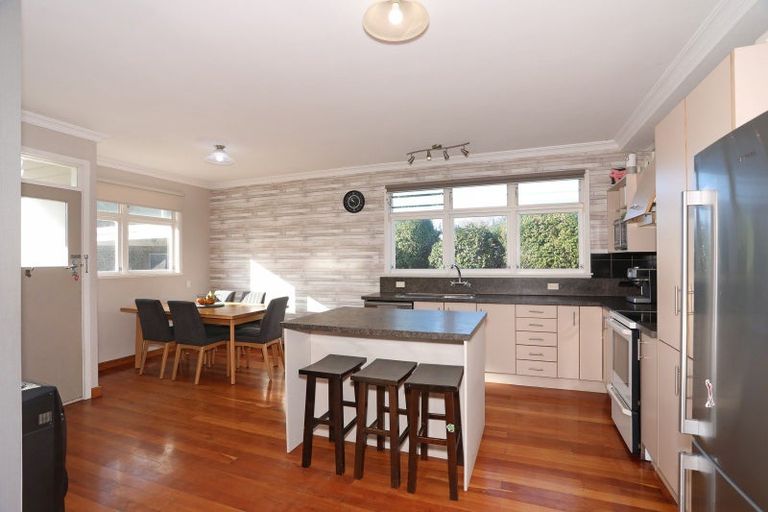 Photo of property in 22 Wellington Street, Feilding, 4702