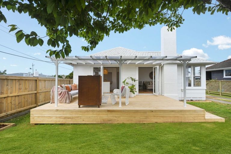 Photo of property in 182 Ngatai Road, Otumoetai, Tauranga, 3110