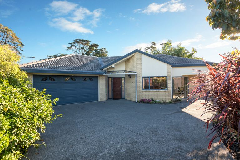 Photo of property in 17 Glencullen Place, Dannemora, Auckland, 2016
