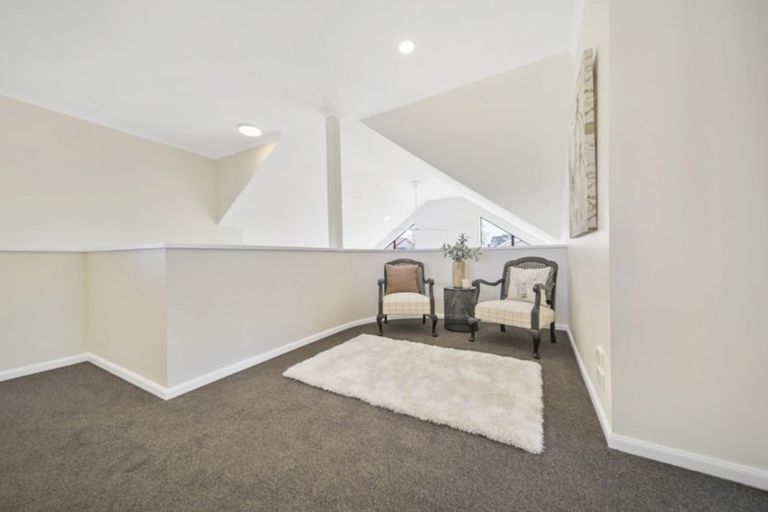 Photo of property in 1 Fencotie Place, Northpark, Auckland, 2013