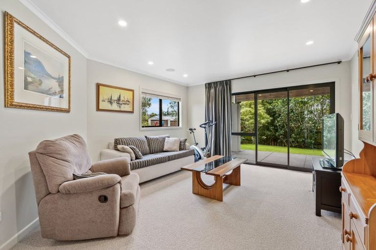 Photo of property in 16 Fred Carr Place, One Tree Point, 0118