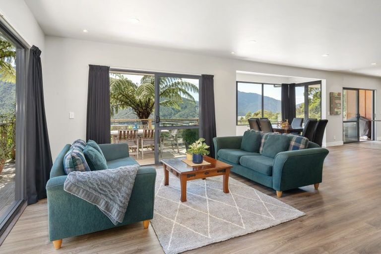 Photo of property in 63 Tepuia Heights, Havelock, Picton, 7281