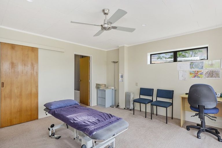 Photo of property in 18 Margaret Drive, Omokoroa, 3114