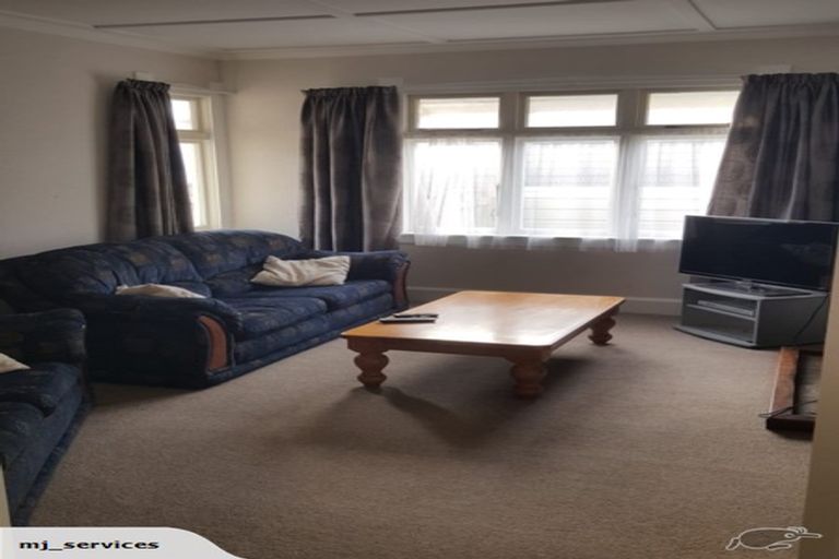 Photo of property in 75 Gonville Avenue, Gonville, Whanganui, 4501
