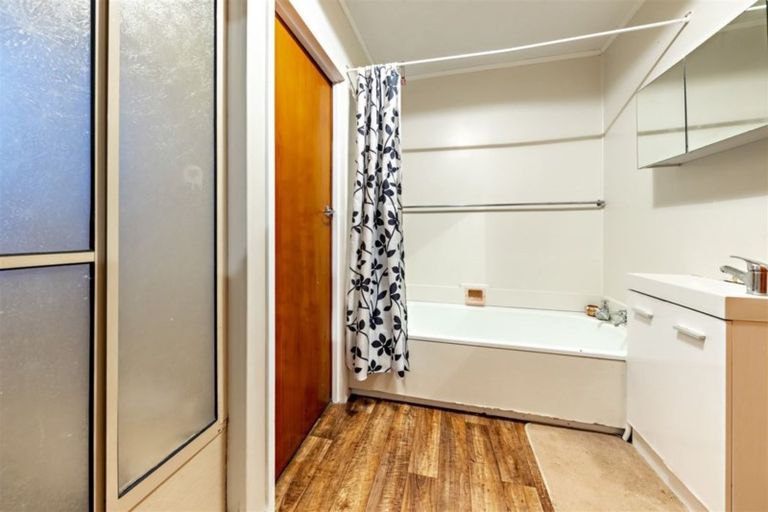 Photo of property in 2/54 East Street, Papakura, 2110