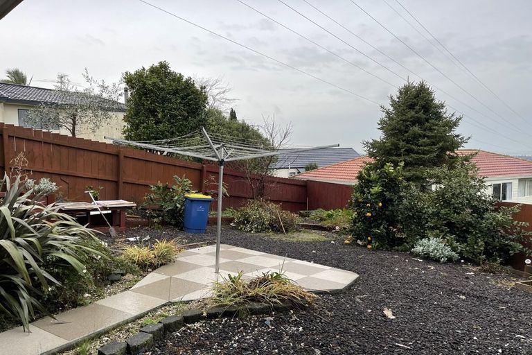 Photo of property in 3 Tellin Close, Massey, Auckland, 0614