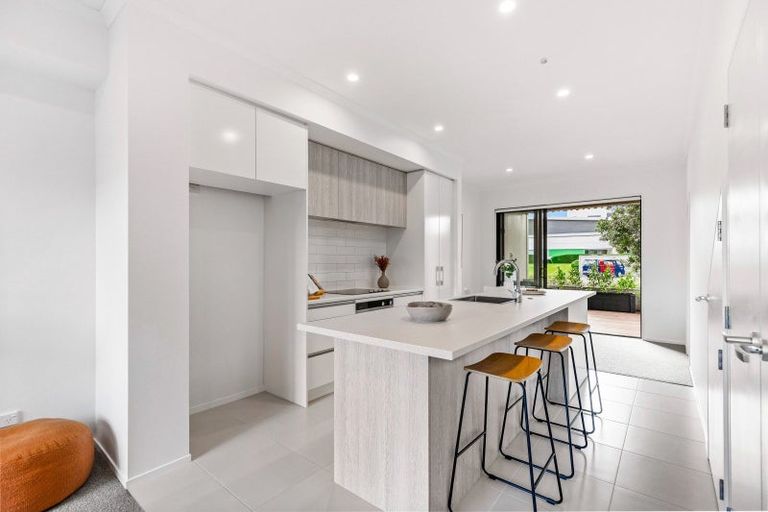 Photo of property in 31 De Havilland Road, Hobsonville, Auckland, 0618