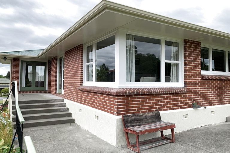 Photo of property in 80 Peel Street, Geraldine, 7930