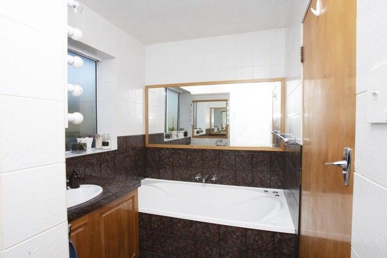 Photo of property in 12 Weka Street, Waikiwi, Invercargill, 9810