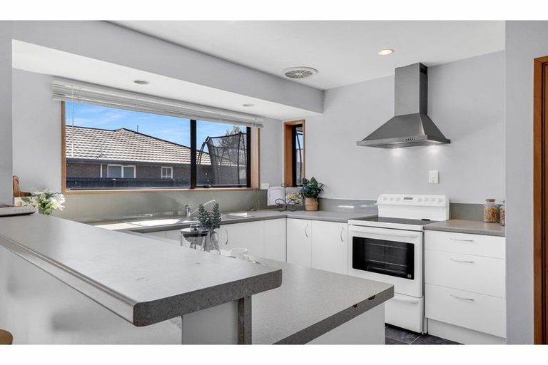 Photo of property in 22 Giles Place, Shirley, Christchurch, 8061