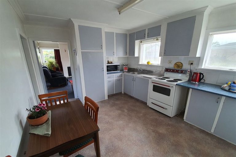 Photo of property in 37 Timaru Road, Waimate, 7924