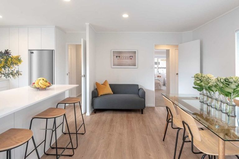 Photo of property in 2/23 Tarnica Road, Northpark, Auckland, 2013