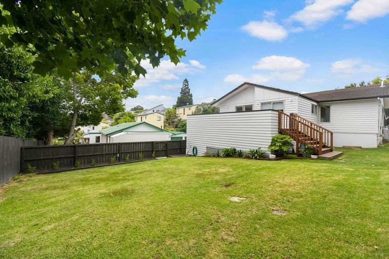 Photo of property in 2/61a Target Road, Totara Vale, Auckland, 0629