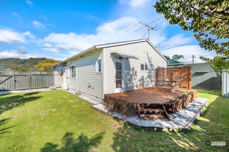Photo of property in 2/2 Bentinck Street, Wallaceville, Upper Hutt, 5018