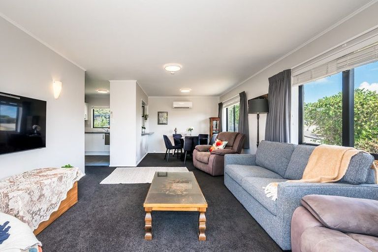 Photo of property in 10a Pohutukawa Crescent, Raumati Beach, Paraparaumu, 5032