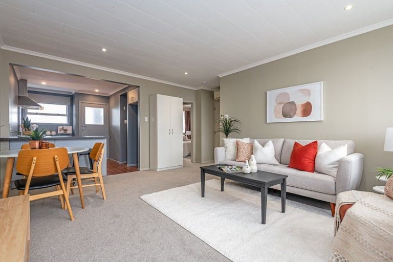Photo of property in 12 Kiwi Court, Roslyn, Palmerston North, 4414