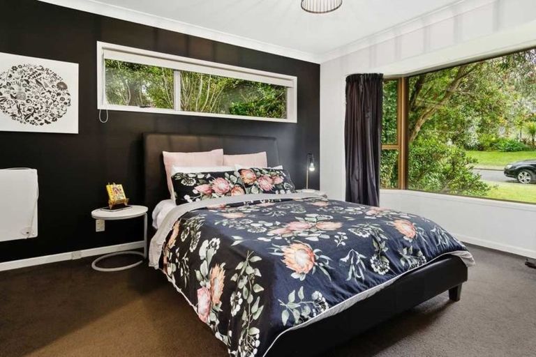 Photo of property in 5 Surville Place, Mairangi Bay, Auckland, 0630