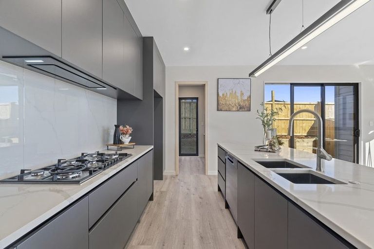 Photo of property in 14 Glann Lane, Flat Bush, 2019