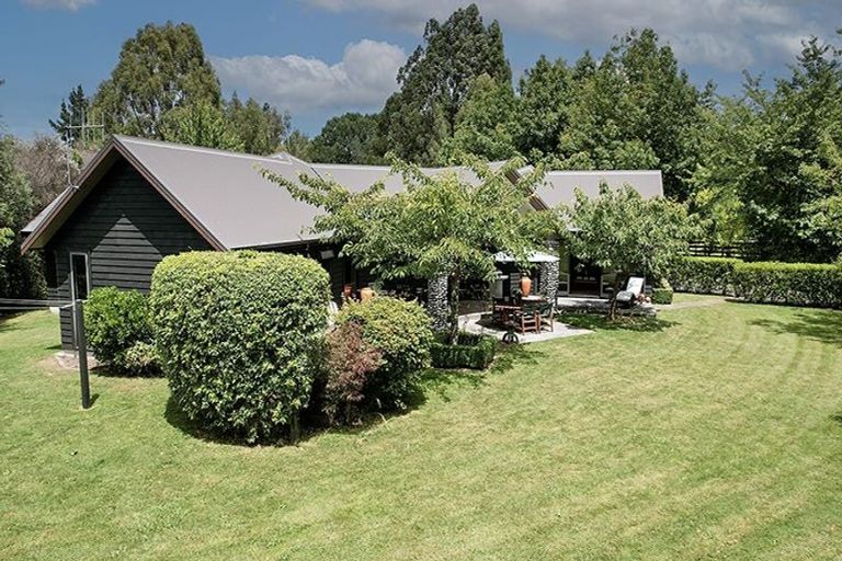 Photo of property in 208 Mapara Road, Acacia Bay, Taupo, 3385