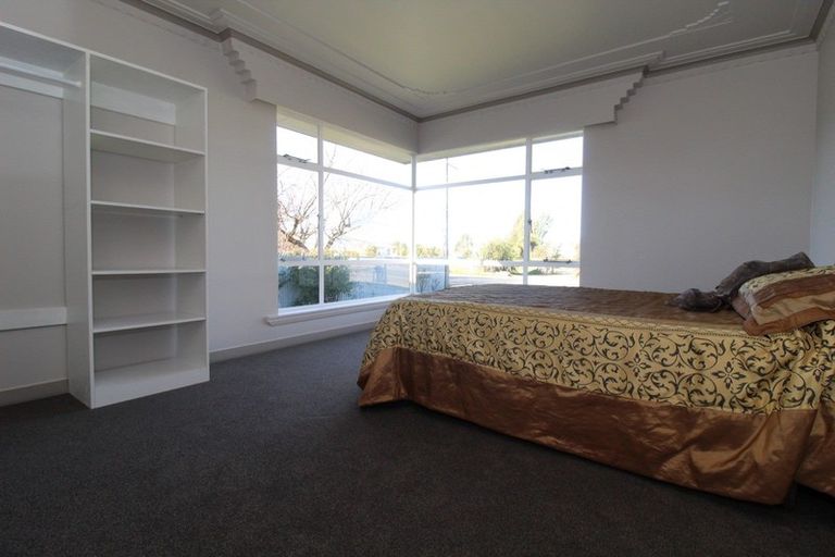 Photo of property in 30 Timaru Road, Waimate, 7924