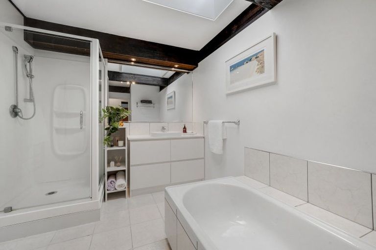 Photo of property in 7 Tabago Place, Half Moon Bay, Auckland, 2012