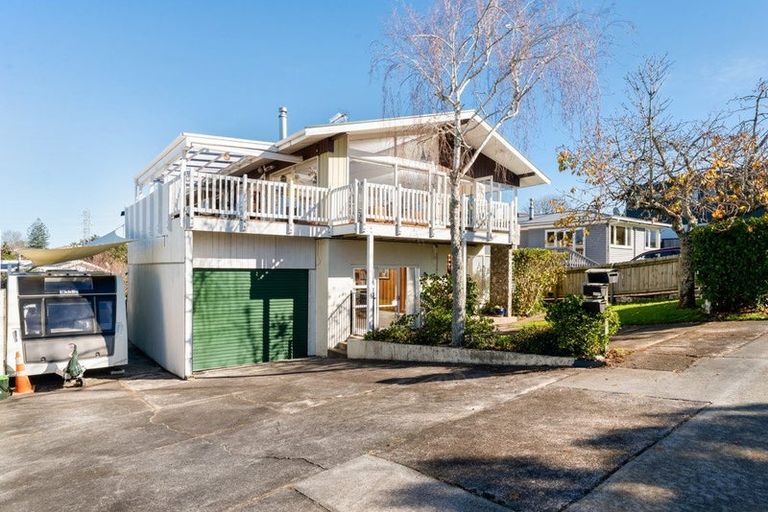 Photo of property in 15 Jaemont Avenue, Te Atatu South, Auckland, 0610