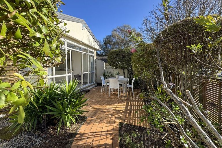 Photo of property in 2/1-5 Gleanor Avenue, Oteha, Auckland, 0632
