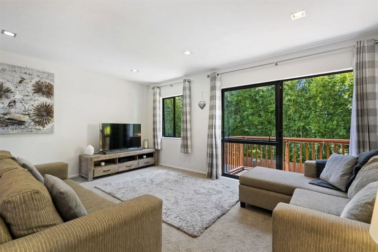 Photo of property in 16b Charmaine Road, Torbay, Auckland, 0630